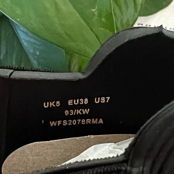 NEW Hunter Women’s Original Chelsea Waterproof Rubber Ankle Rain Boots, Size 7 - Picture 13 of 16